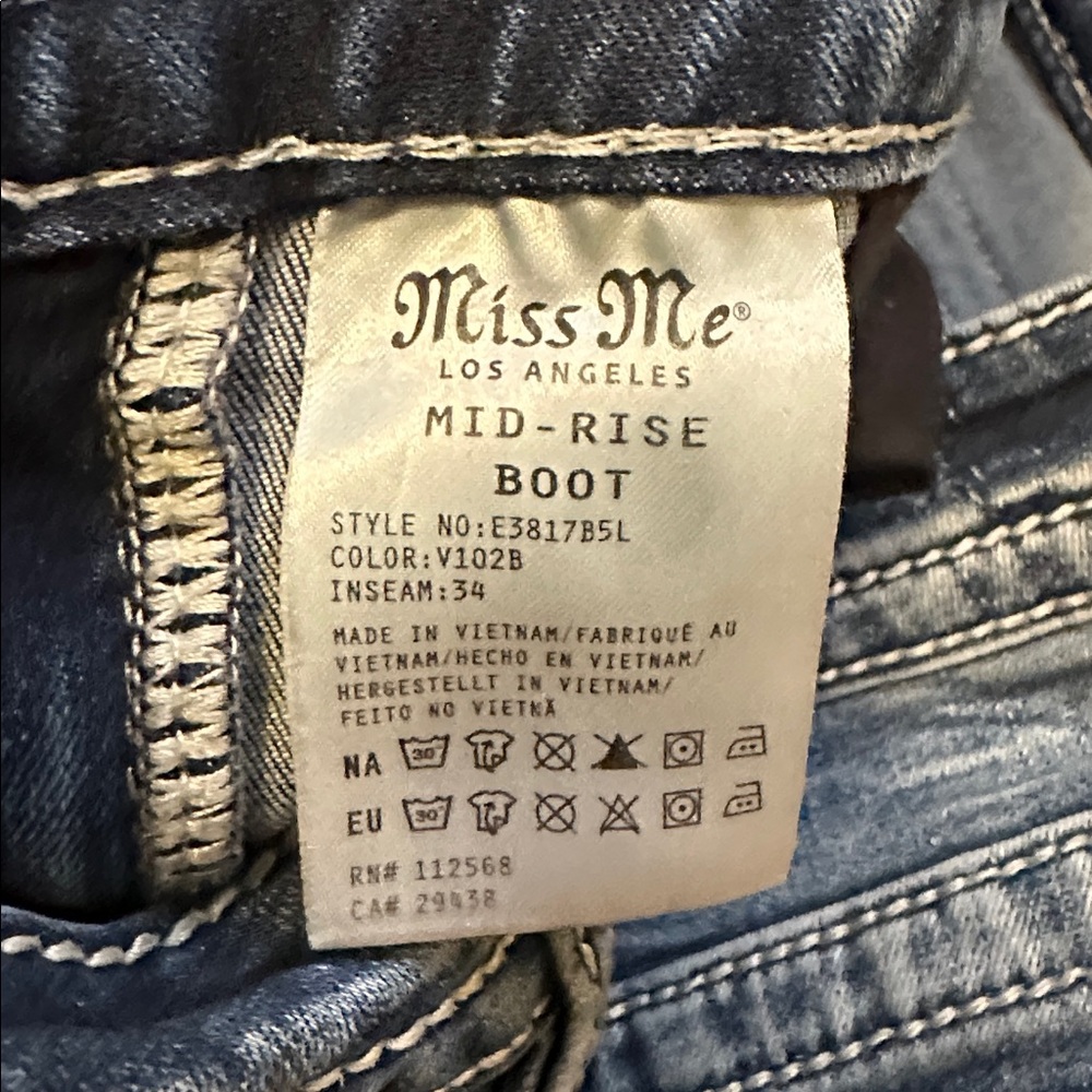 Miss Me Mid rise Boot cut jeans 26 X 32 - Picture 4 of 16